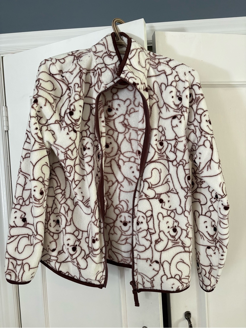 DISNEY Store WINNIE THE POOH Women's Cream Fleece Jacket with Brown Trim
